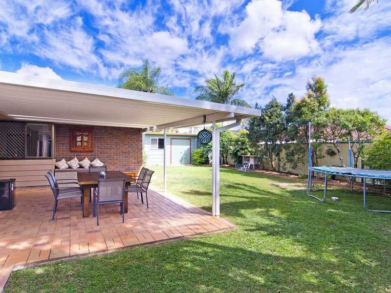 90 Saffron Street, Elanora QLD 4221