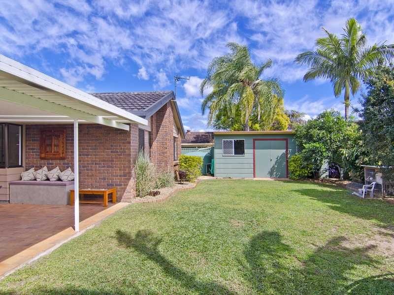 90 Saffron Street, Elanora QLD 4221