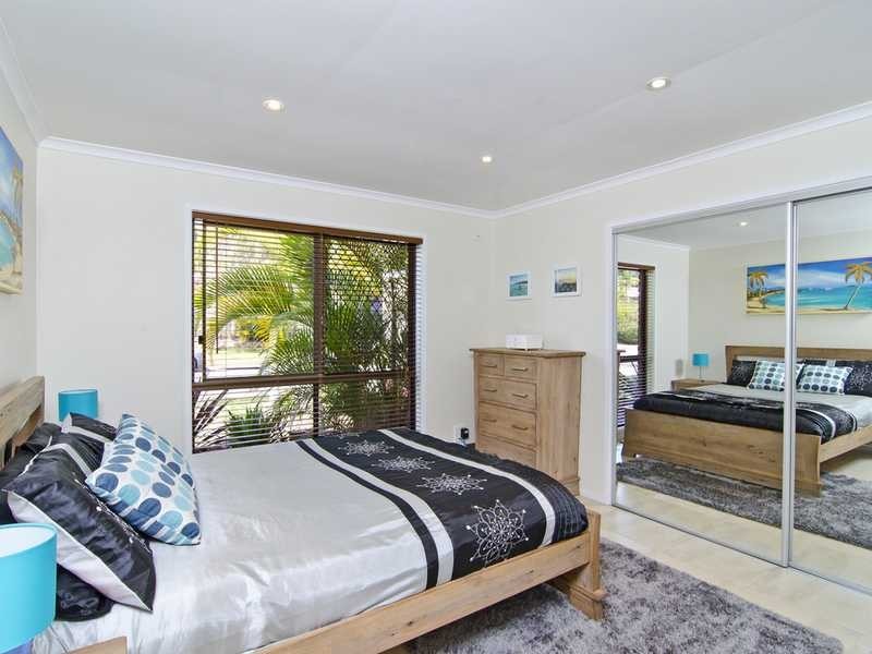 90 Saffron Street, Elanora QLD 4221