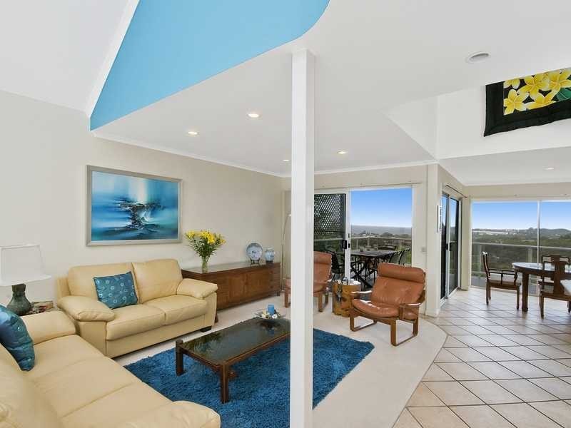 67 Crest Drive, Currumbin QLD 4223