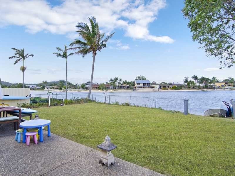 76 Mallawa Drive, Palm Beach QLD 4221