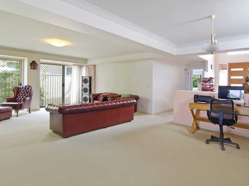 76 Mallawa Drive, Palm Beach QLD 4221