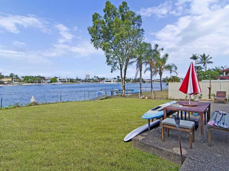 76 Mallawa Drive, Palm Beach QLD 4221