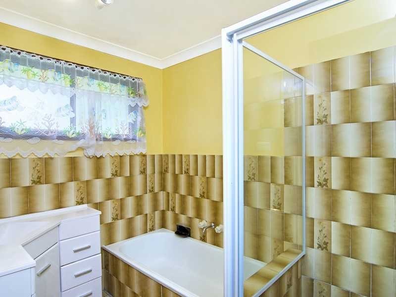 60 Ironbark Street, Elanora QLD 4221