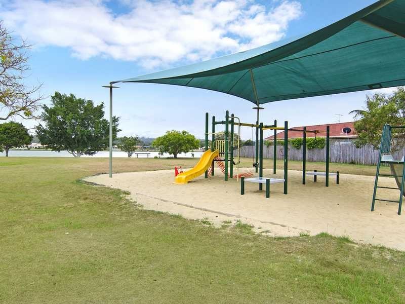 60 Ironbark Street, Elanora QLD 4221