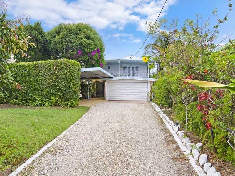 4 Fourteenth Avenue, Palm Beach QLD 4221