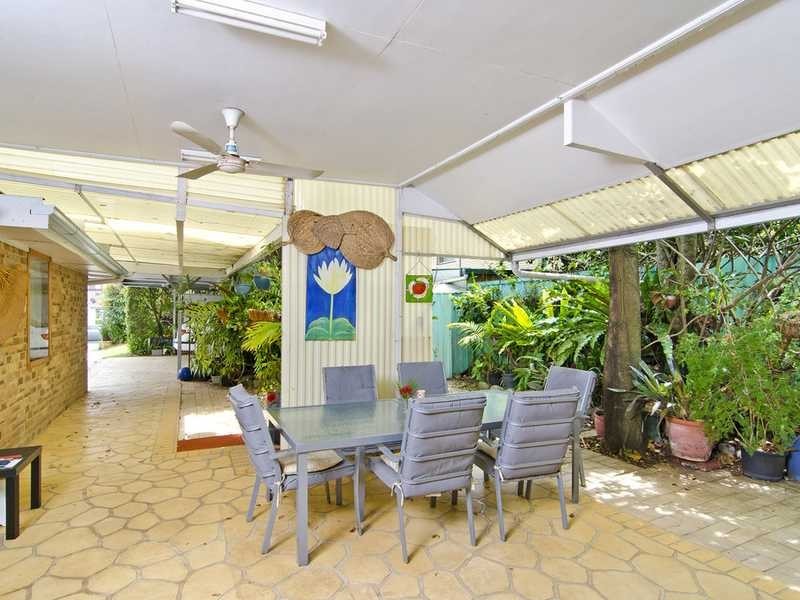 4 Fourteenth Avenue, Palm Beach QLD 4221