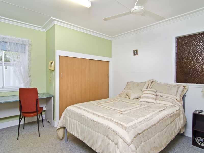 4 Fourteenth Avenue, Palm Beach QLD 4221