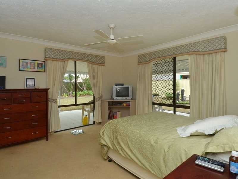 6 Diplacus Drive, Palm Beach QLD 4221