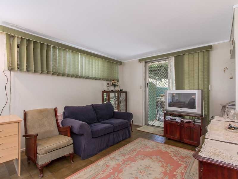 17 Flores Street, Palm Beach QLD 4221