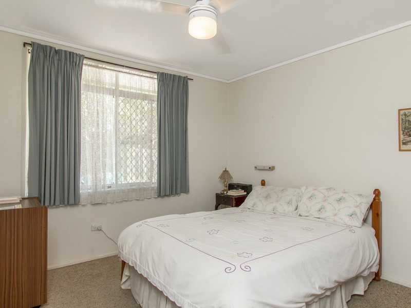 17 Flores Street, Palm Beach QLD 4221