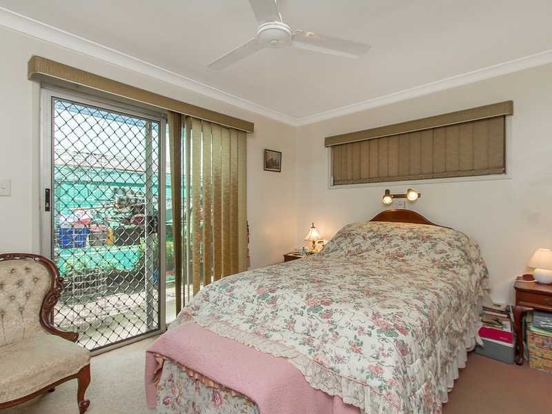 17 Flores Street, Palm Beach QLD 4221