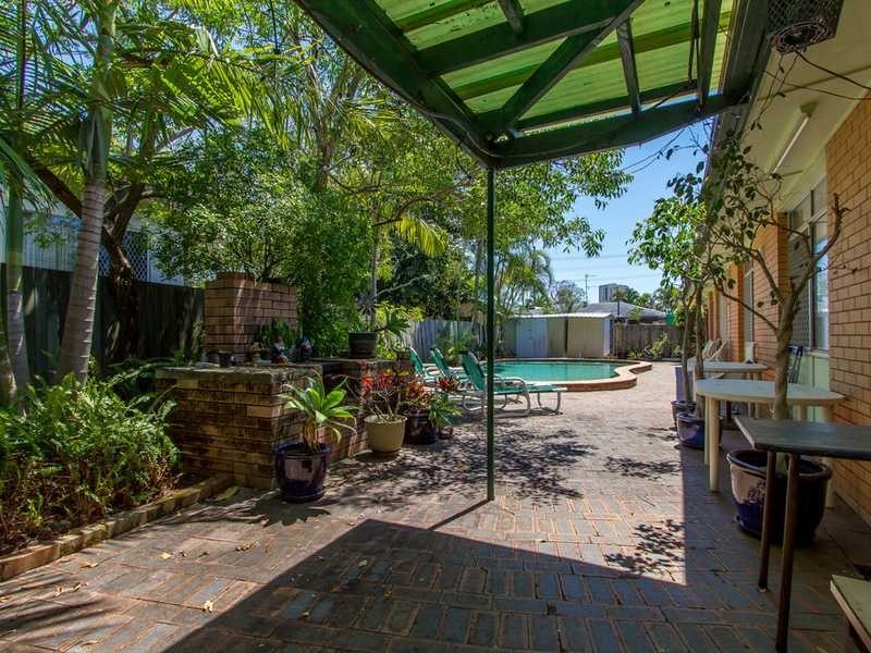 17 Flores Street, Palm Beach QLD 4221