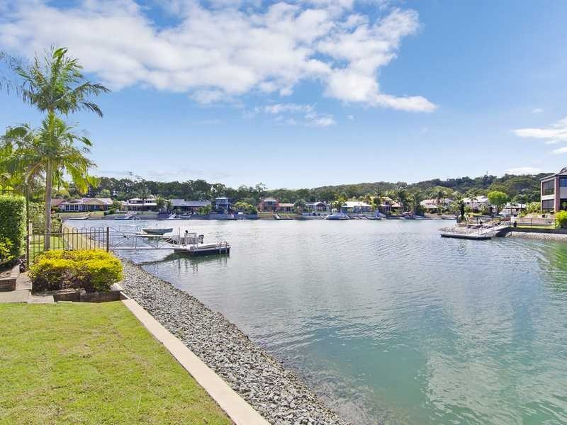 7 Kingfish Court, Palm Beach QLD 4221