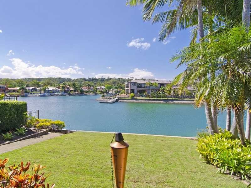 7 Kingfish Court, Palm Beach QLD 4221