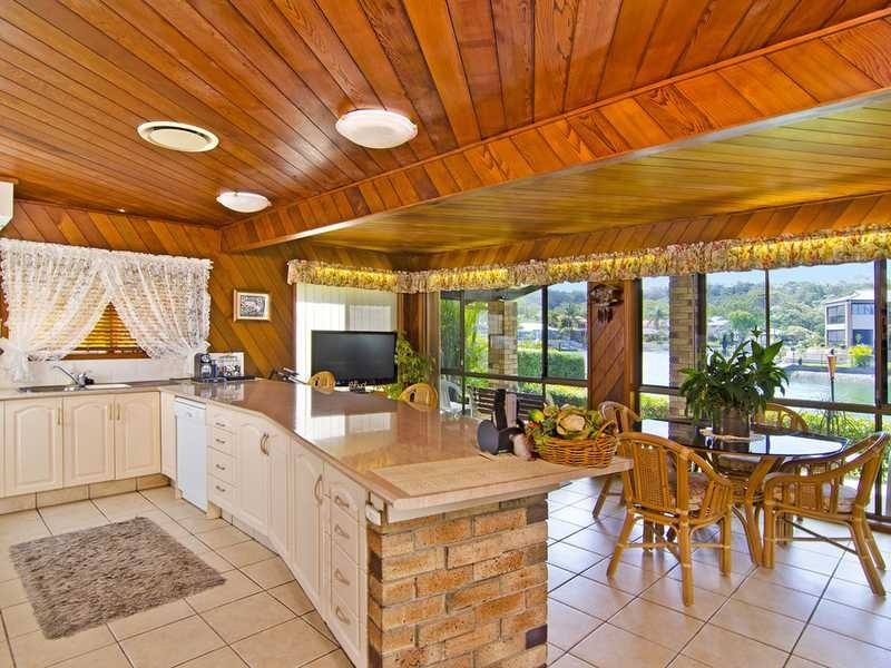 7 Kingfish Court, Palm Beach QLD 4221