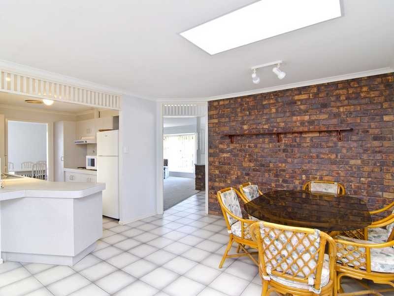 24 Bergamont Street, Elanora QLD 4221