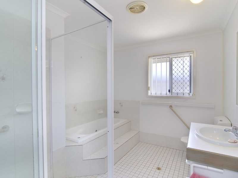 24 Bergamont Street, Elanora QLD 4221