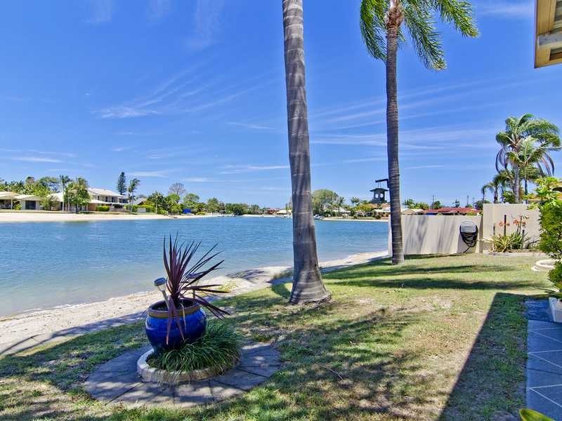 218 Mallawa Drive, Palm Beach QLD 4221