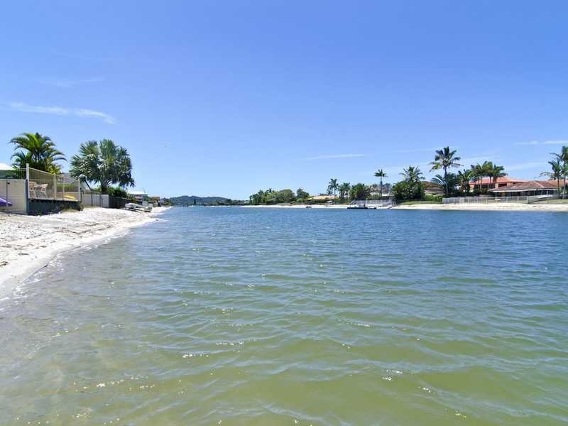218 Mallawa Drive, Palm Beach QLD 4221