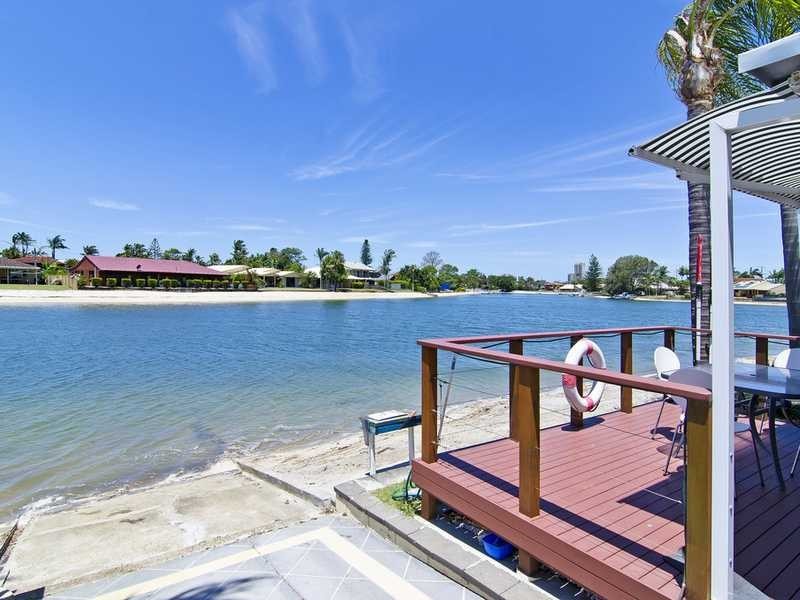 218 Mallawa Drive, Palm Beach QLD 4221