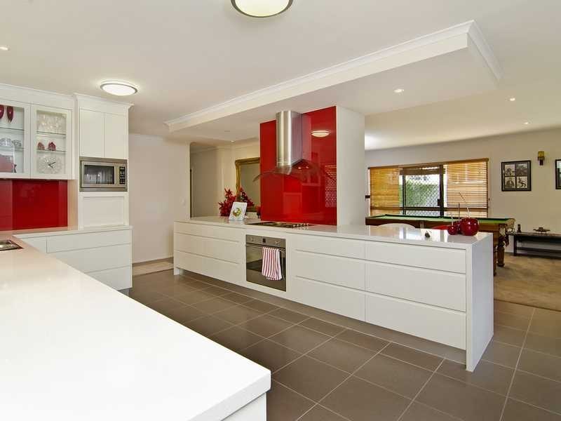 10 Kauri Court, Palm Beach QLD 4221