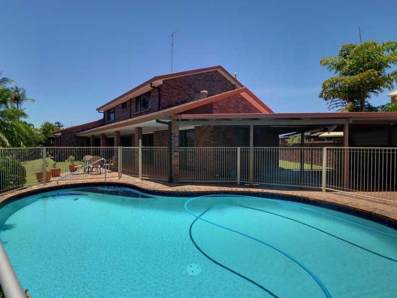11 Spinnaker Court, Currumbin Waters QLD 4223