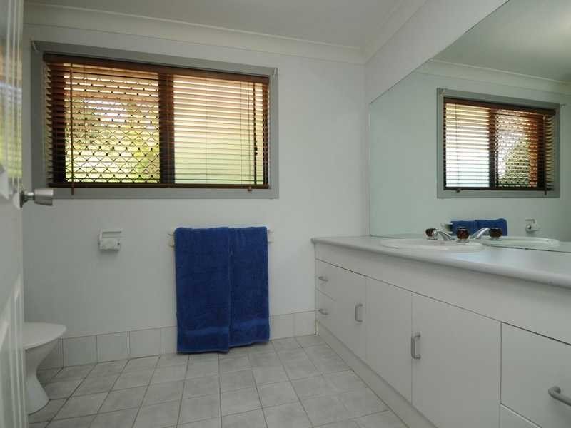 27 Coorabin Court, Tallebudgera QLD 4228