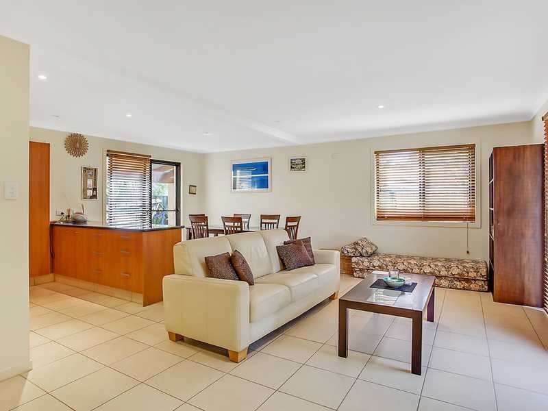 1 Holbrook Way, Elanora QLD 4221