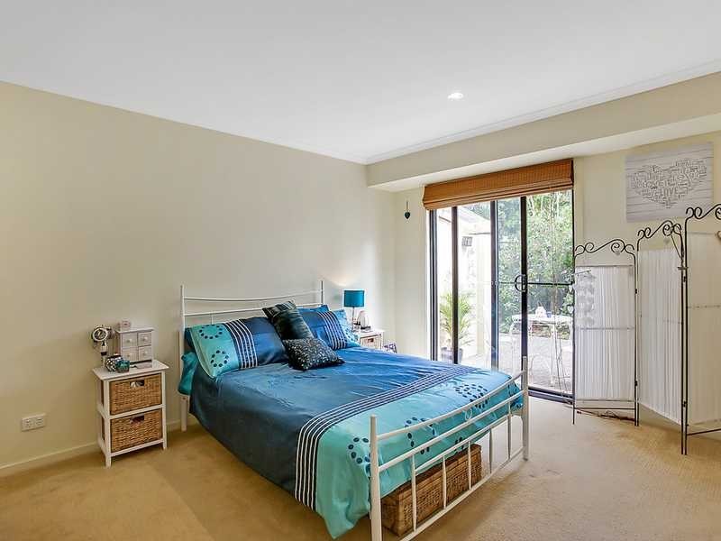 1 Holbrook Way, Elanora QLD 4221