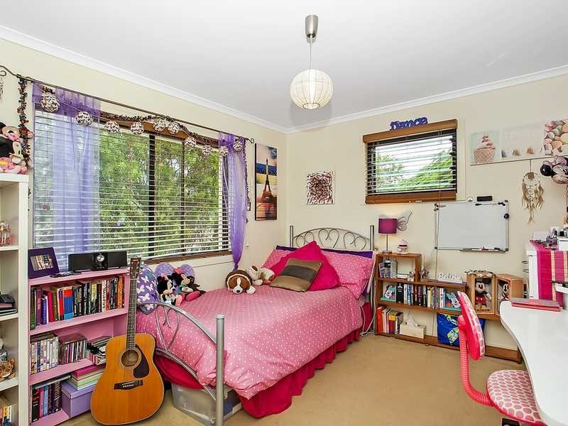 1 Holbrook Way, Elanora QLD 4221