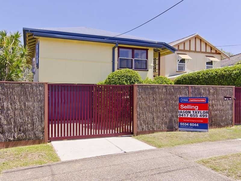 7 Tenth Avenue, Palm Beach QLD 4221
