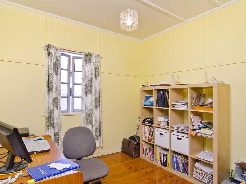 7 Tenth Avenue, Palm Beach QLD 4221
