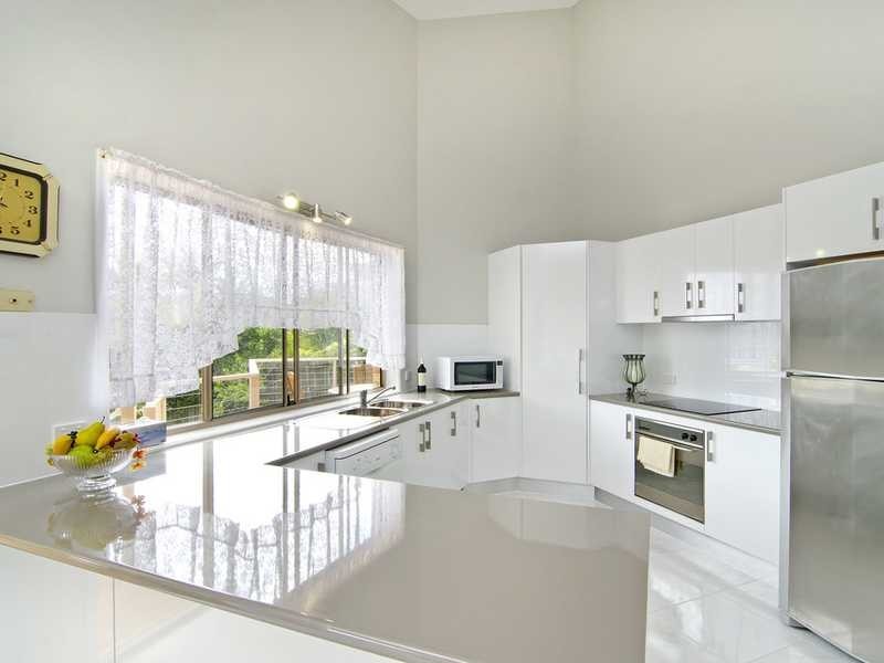 4 Wilkinson Crescent, Currumbin Waters QLD 4223