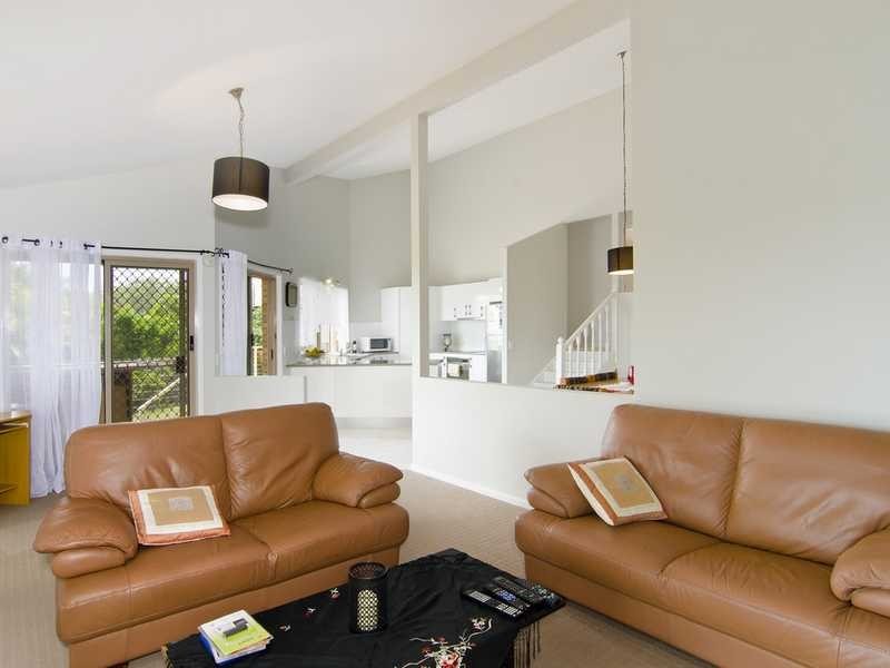 4 Wilkinson Crescent, Currumbin Waters QLD 4223