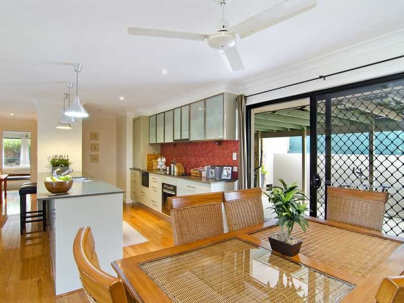 8 Goldvilla Drive, Elanora QLD 4221