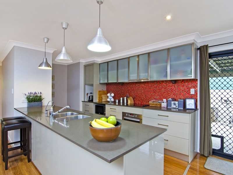 8 Goldvilla Drive, Elanora QLD 4221