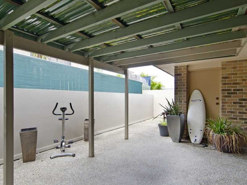 8 Goldvilla Drive, Elanora QLD 4221