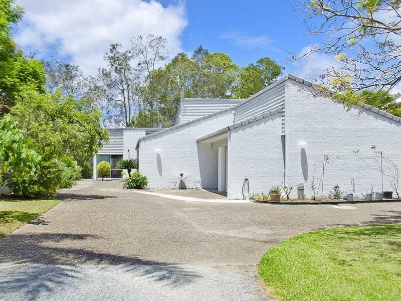 54a Guineas Creek Road, Currumbin Waters QLD 4223