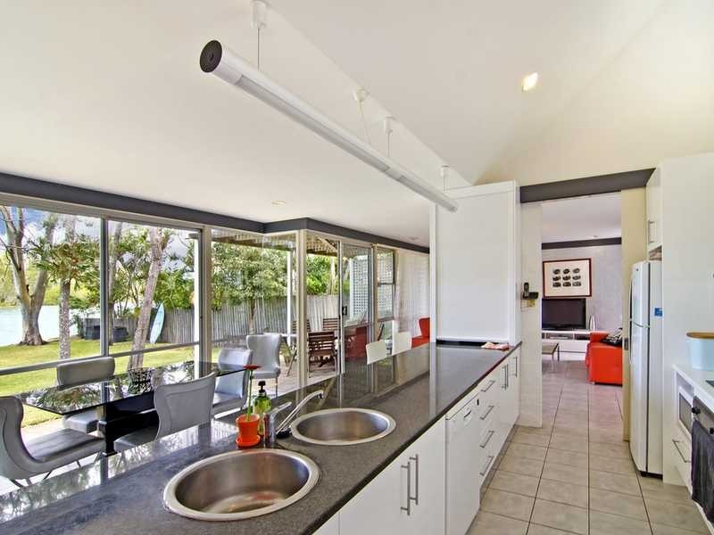 54a Guineas Creek Road, Currumbin Waters QLD 4223