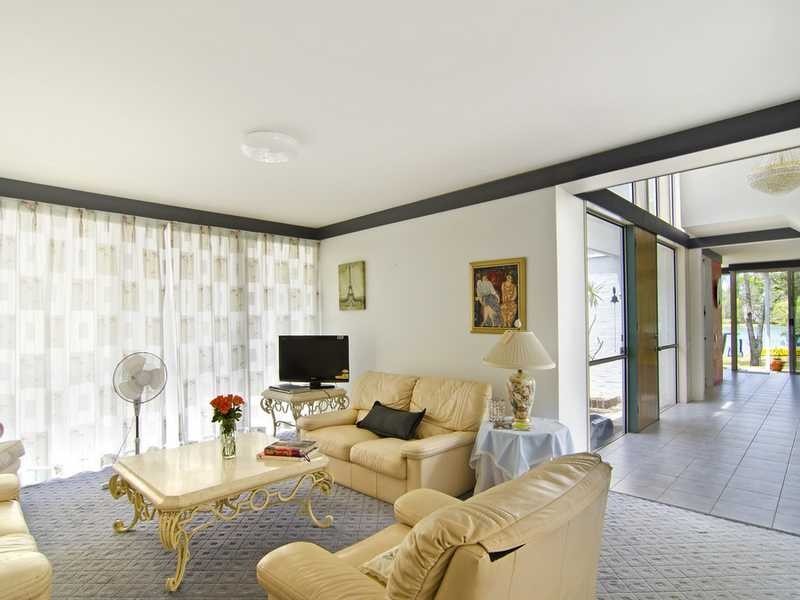 54a Guineas Creek Road, Currumbin Waters QLD 4223