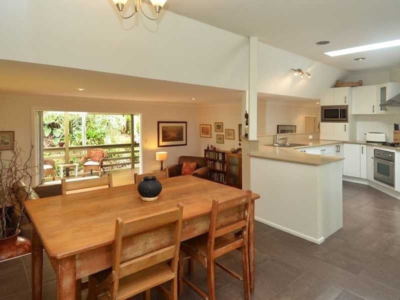 146 K P McGrath Drive, Elanora QLD 4221