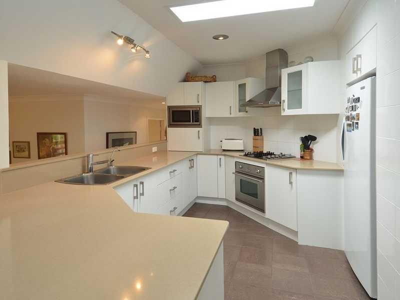 146 K P McGrath Drive, Elanora QLD 4221