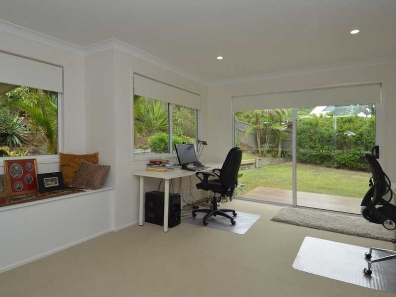 146 K P McGrath Drive, Elanora QLD 4221