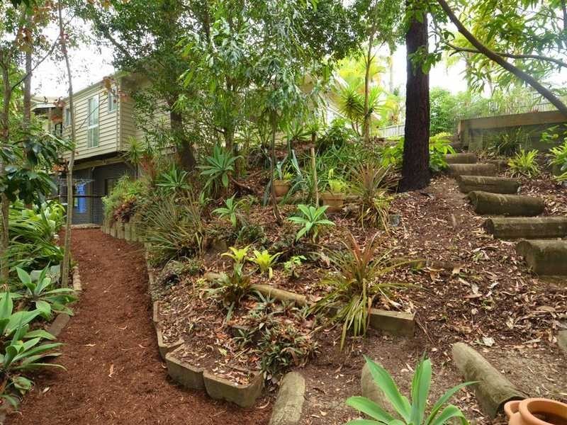 146 K P McGrath Drive, Elanora QLD 4221