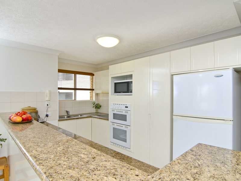 4/2 Surf Street, Bilinga QLD 4225