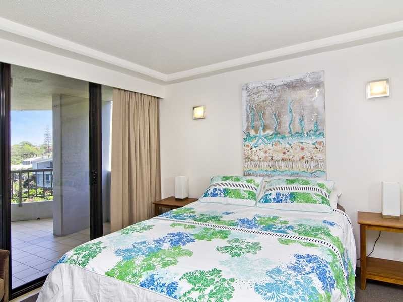 8J ‘The Rocks Resort’ 828 Pacific Parade, Currumbin QLD 4223