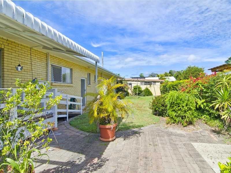 37 Twelfth Avenue, Palm Beach QLD 4221