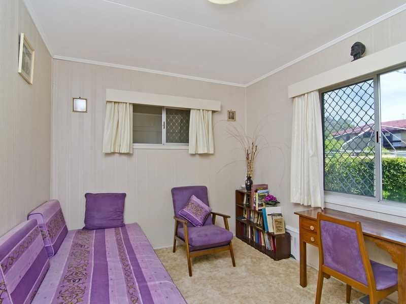 37 Twelfth Avenue, Palm Beach QLD 4221