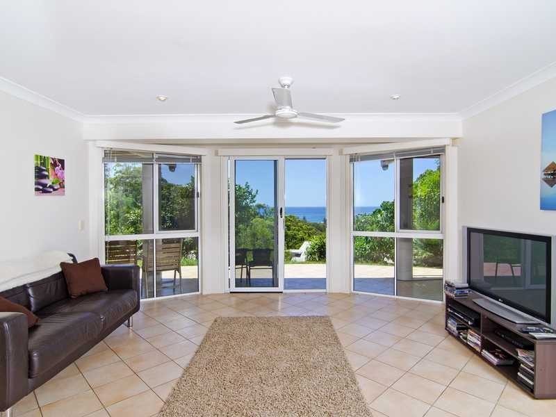 5 Pall Mall Avenue, Currumbin QLD 4223